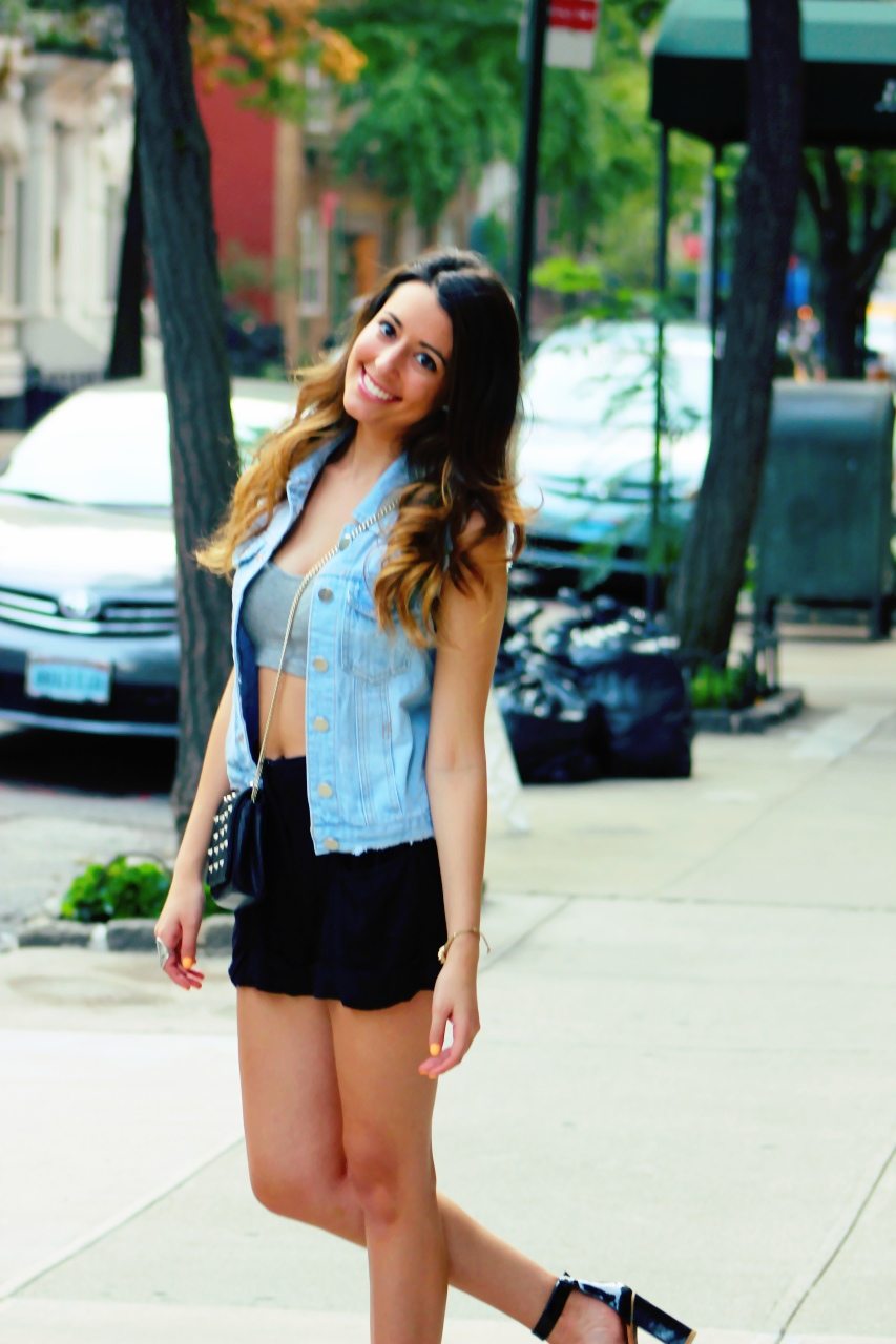 Cute & casual summer outfit with denim vest and crop top - Fashion HotBox